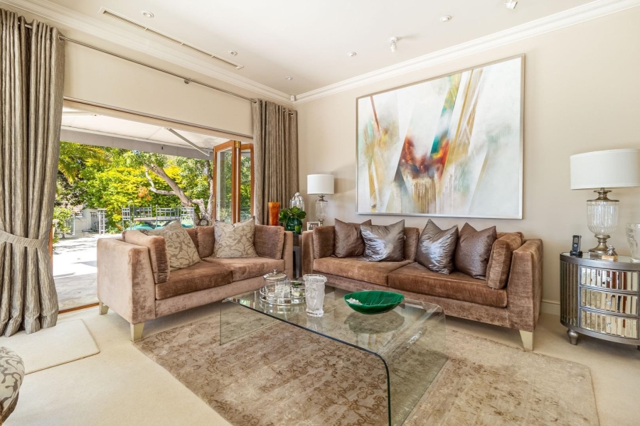 To Let 4 Bedroom Property for Rent in Fresnaye Western Cape